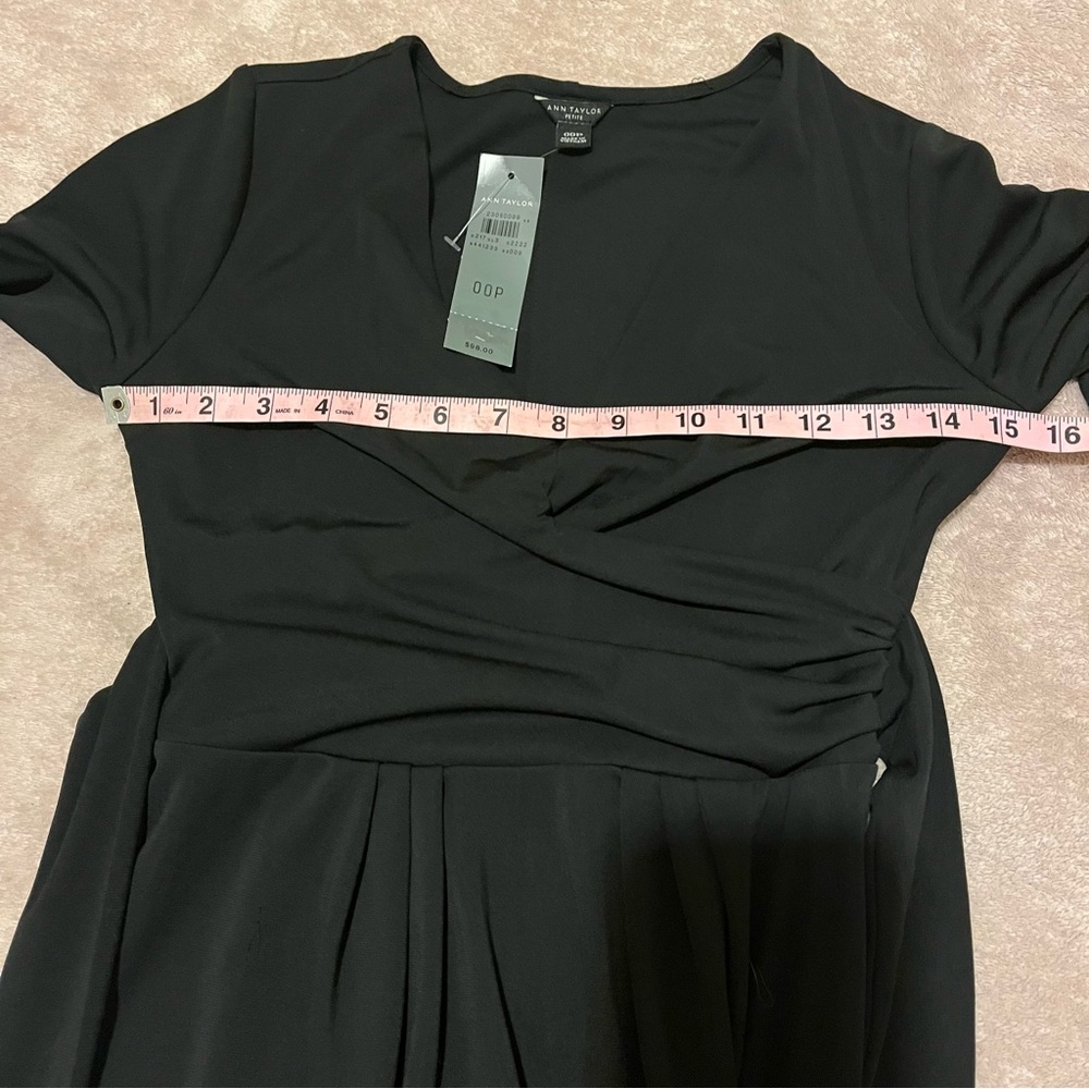 Ann Taylor Elegant Black V-Neck ruched Dress - Picture 4 of 7